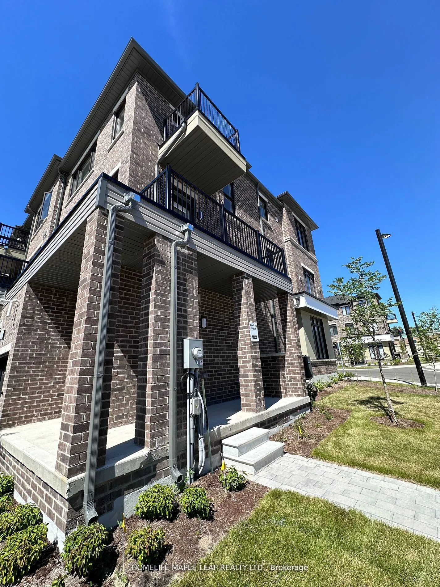 585 Colbourne Street E, #201