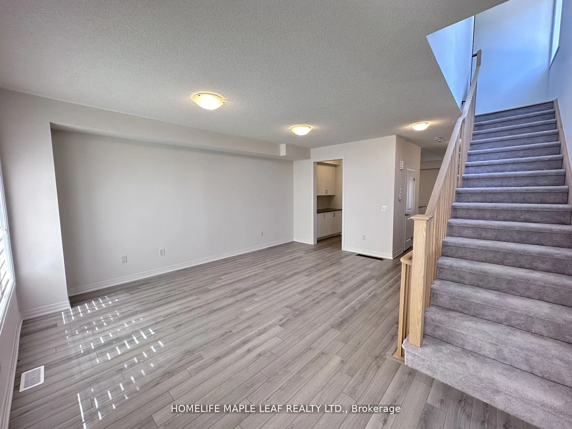 585 Colbourne Street E, #201