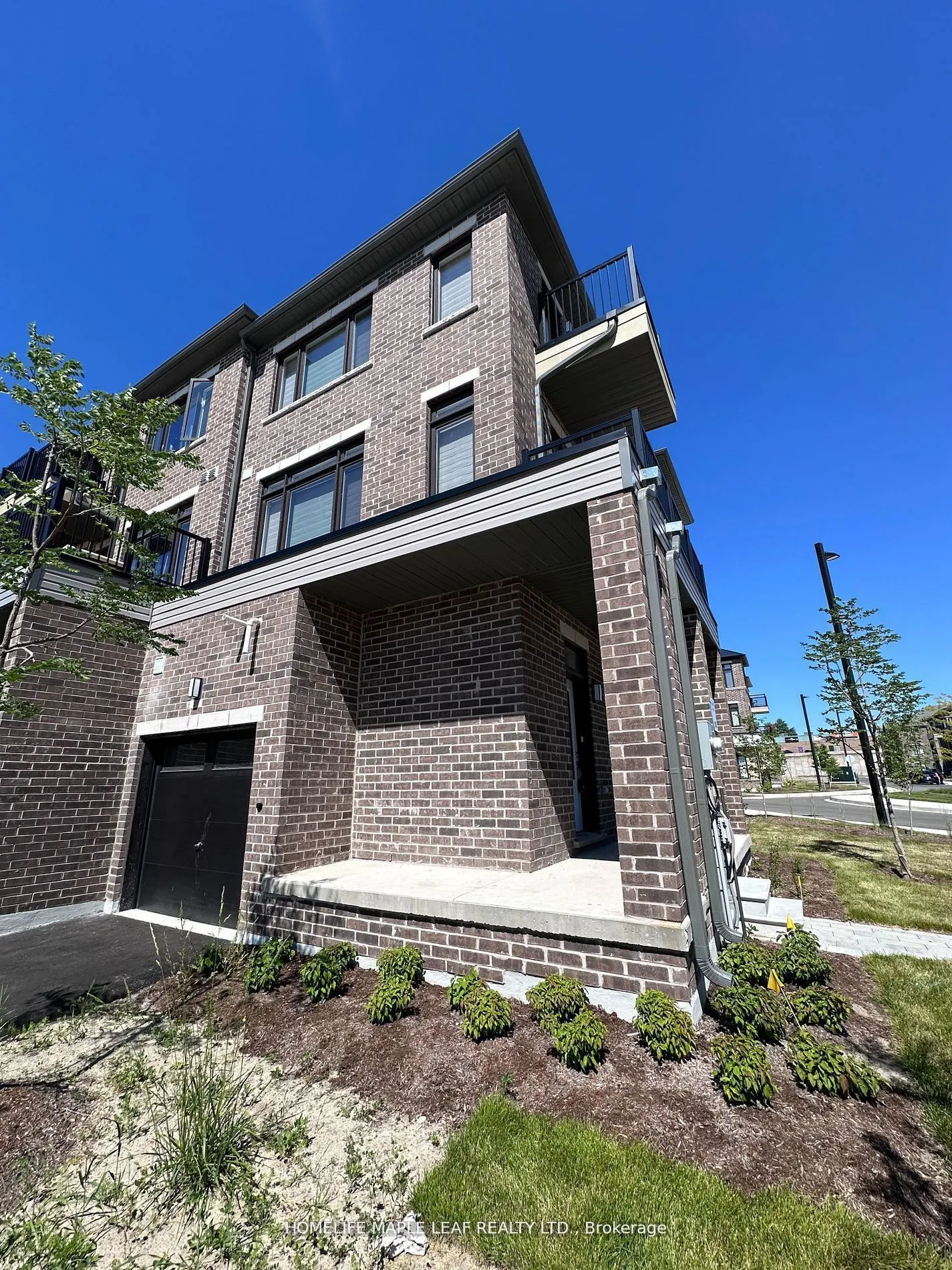 585 Colbourne Street E, #201