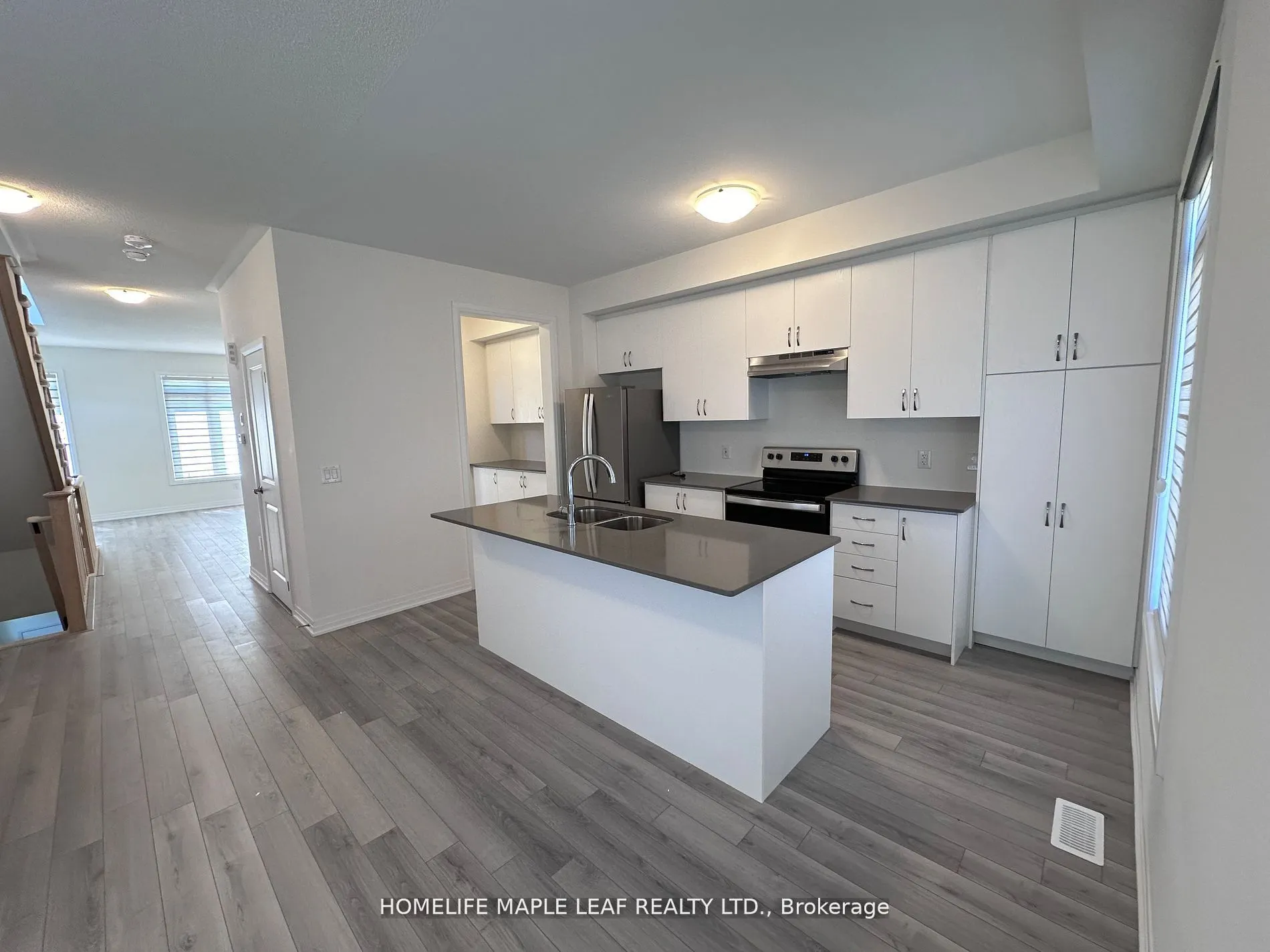 585 Colbourne Street E, #201