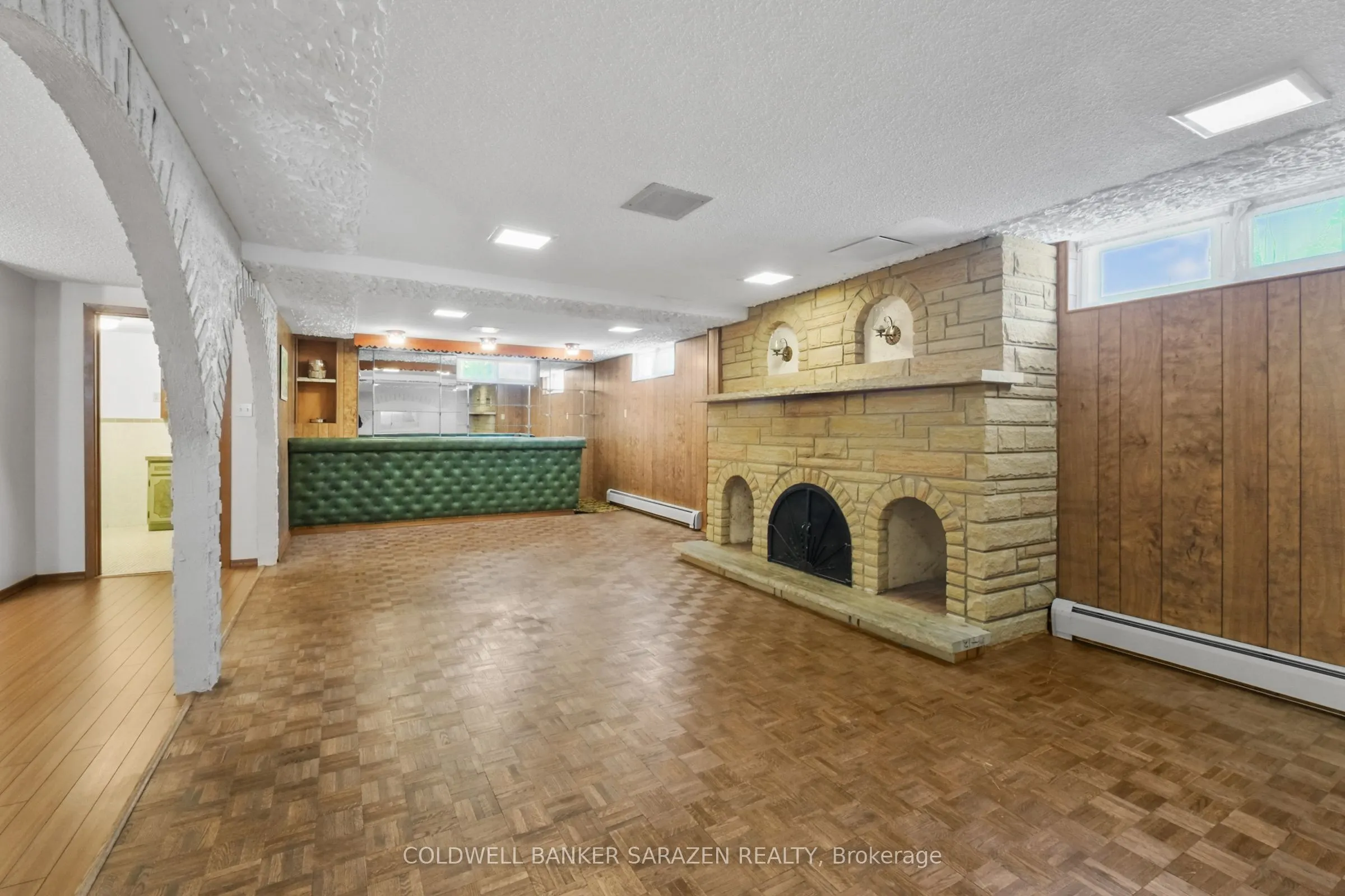 974 Greenbriar Avenue