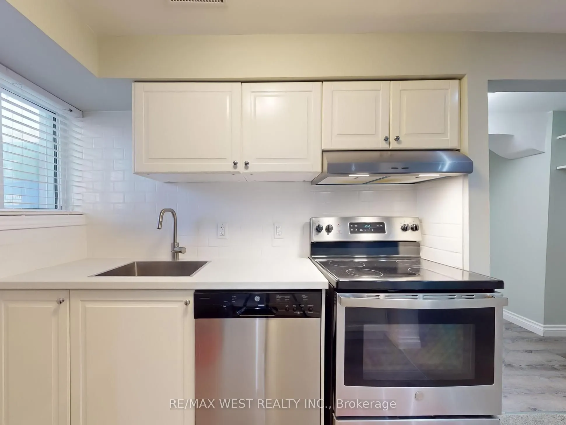 187 Broken Oak Crescent