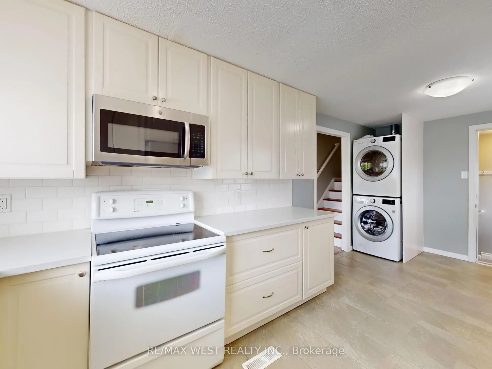 187 Broken Oak Crescent