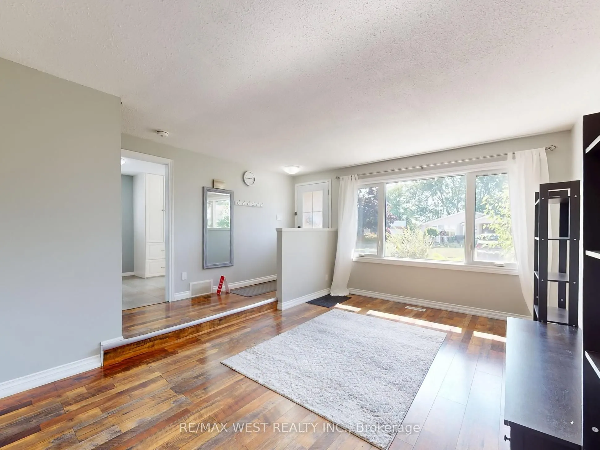 187 Broken Oak Crescent