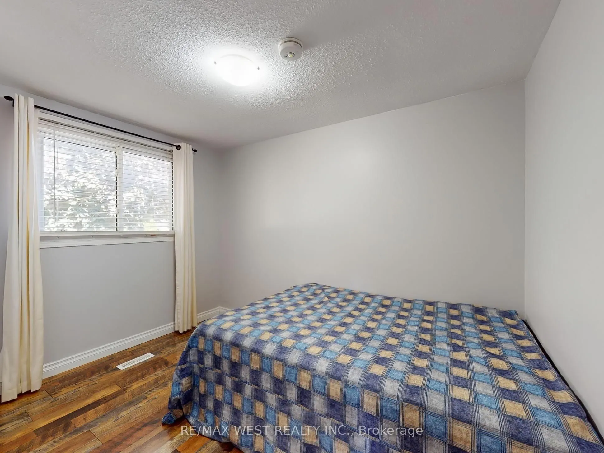 187 Broken Oak Crescent