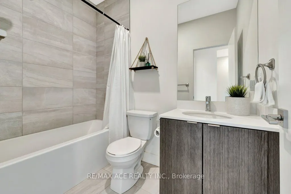 107 Concession Street, #4