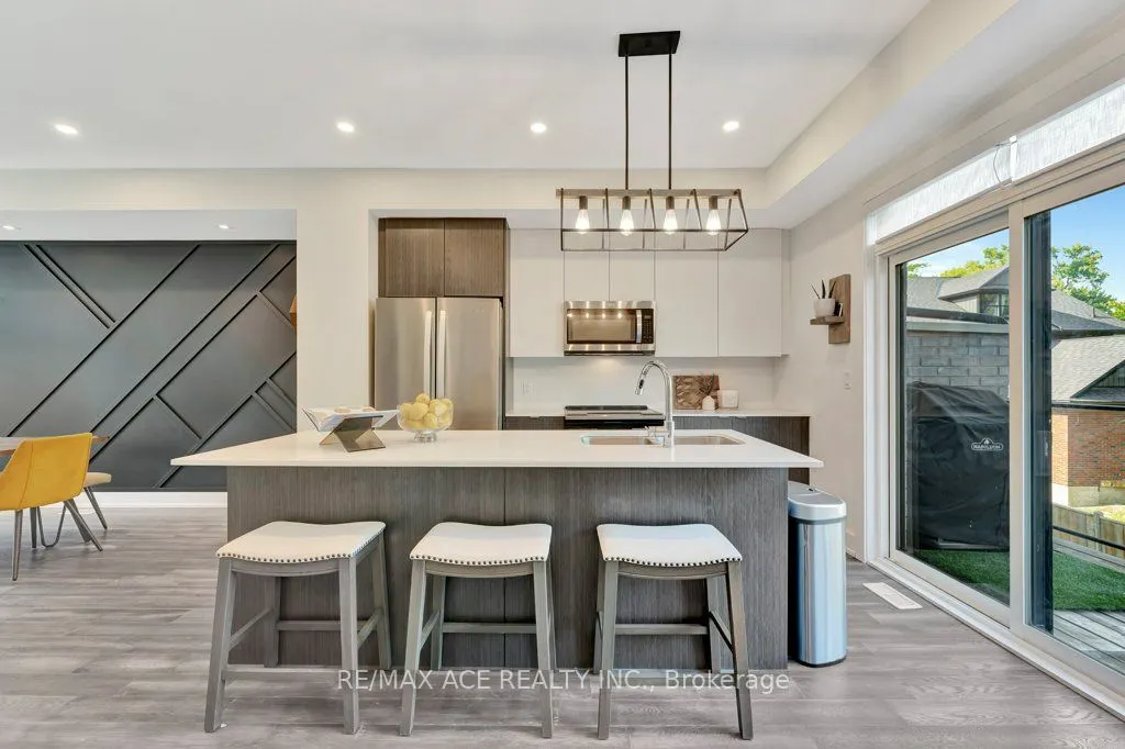 107 Concession Street, #4