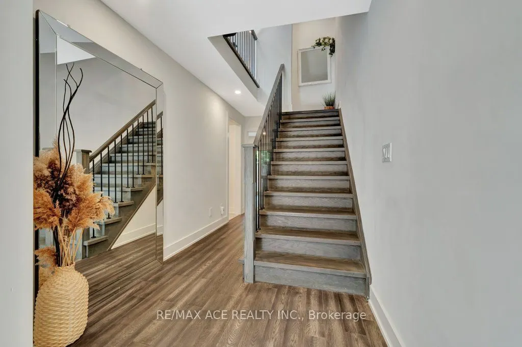 107 Concession Street, #4