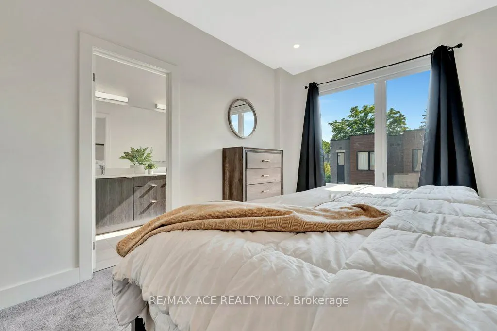 107 Concession Street, #4