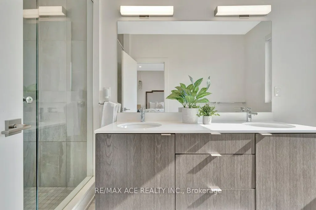 107 Concession Street, #4