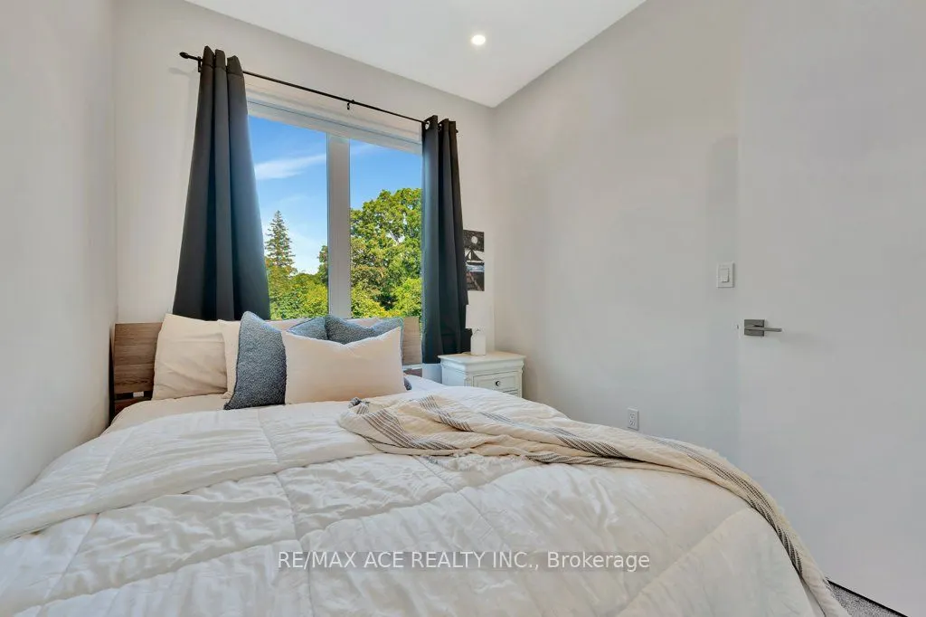 107 Concession Street, #4