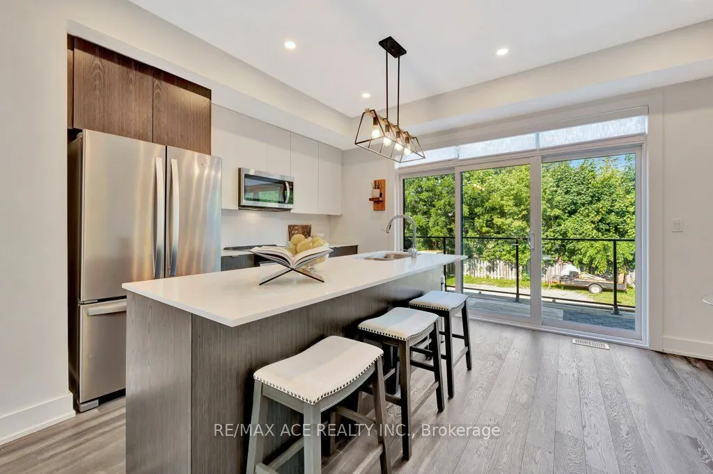 107 Concession Street, #4