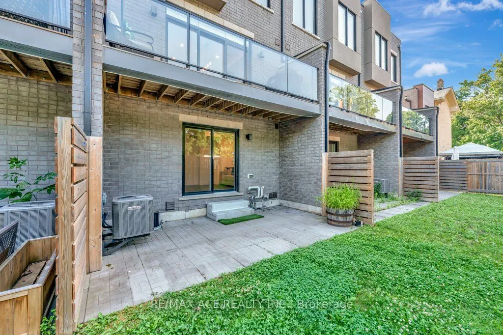 107 Concession Street, #4