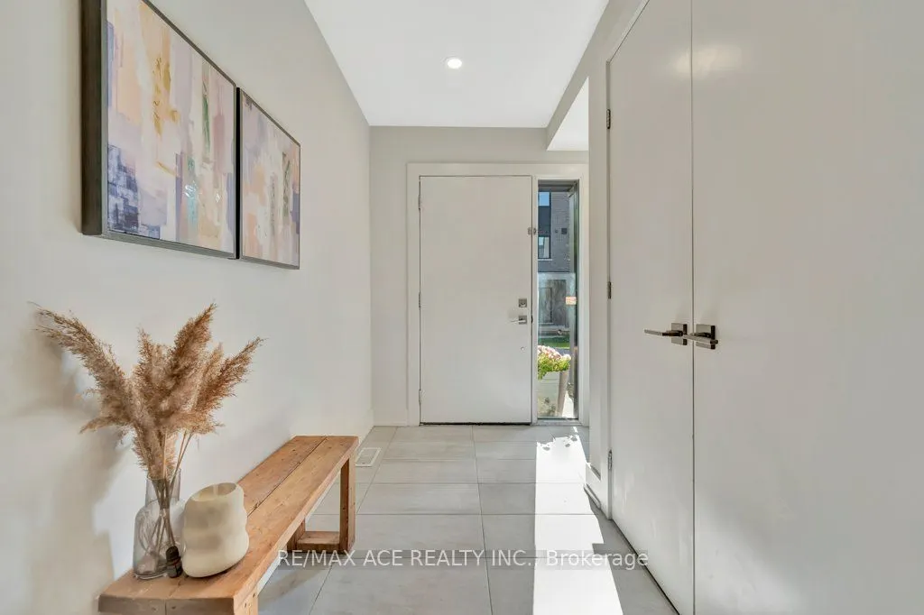 107 Concession Street, #4