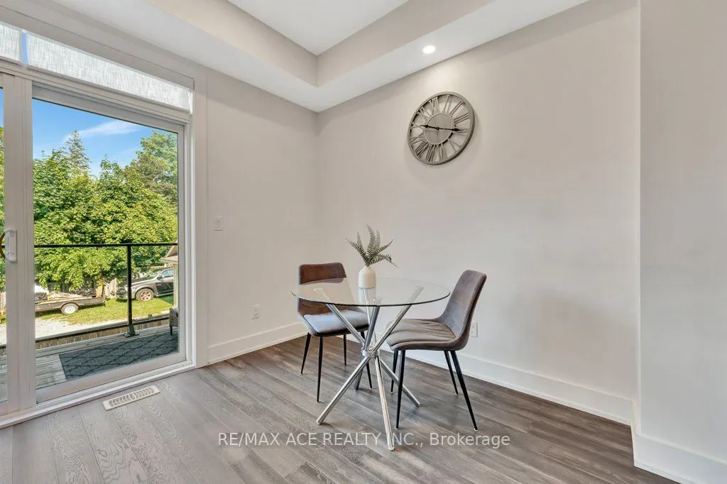 107 Concession Street, #4