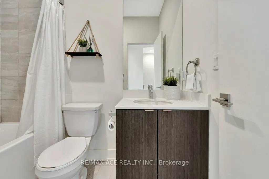 107 Concession Street, #4