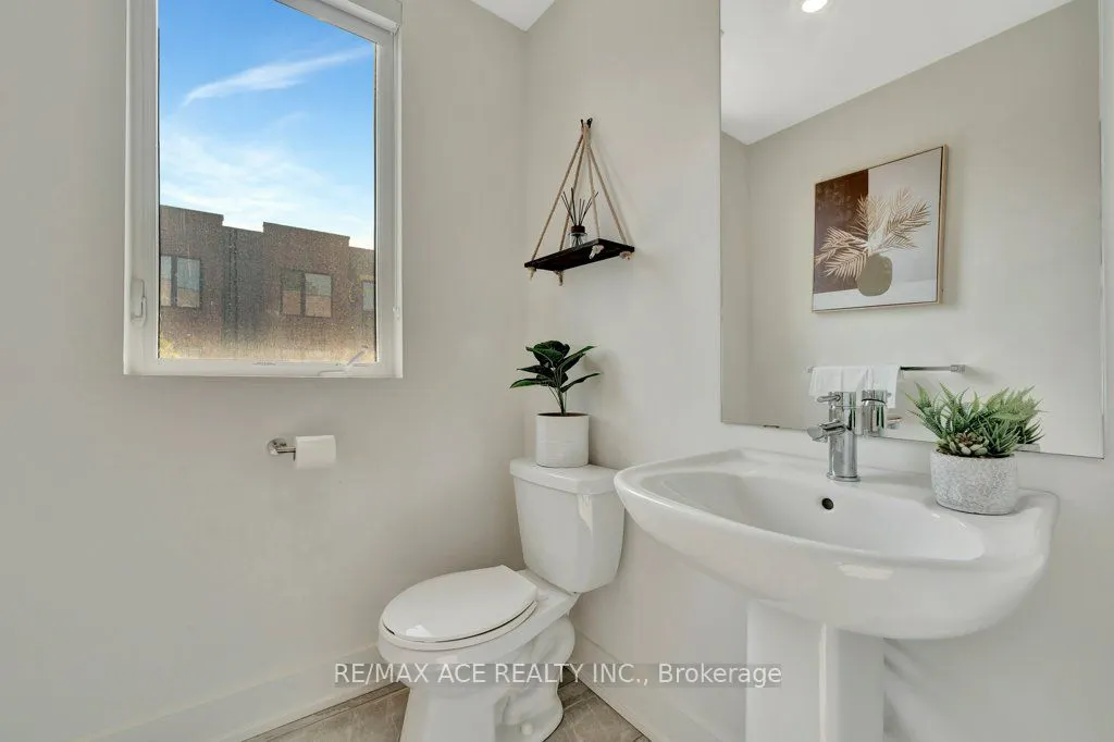 107 Concession Street, #4