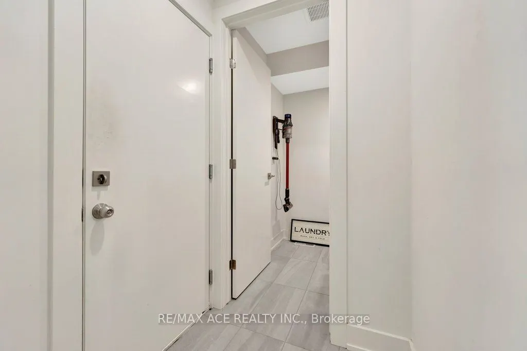 107 Concession Street, #4