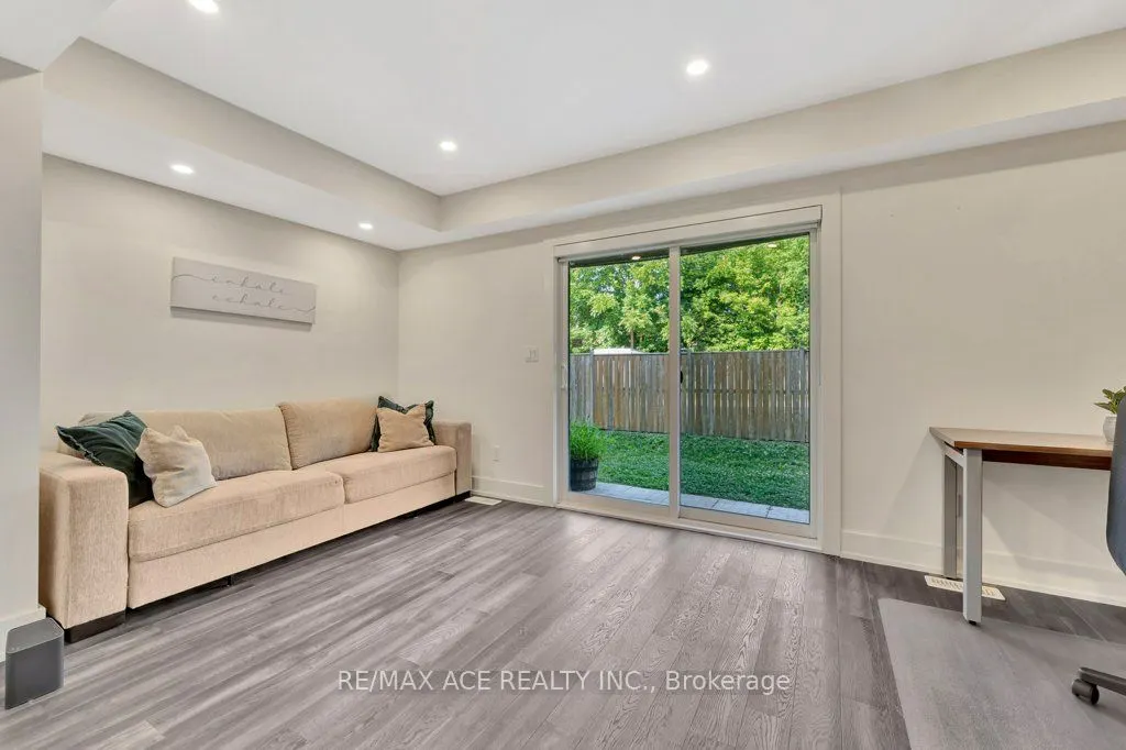 107 Concession Street, #4