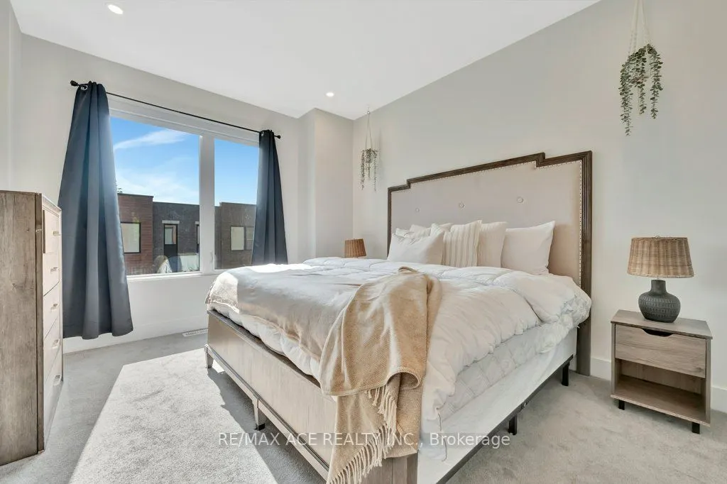 107 Concession Street, #4