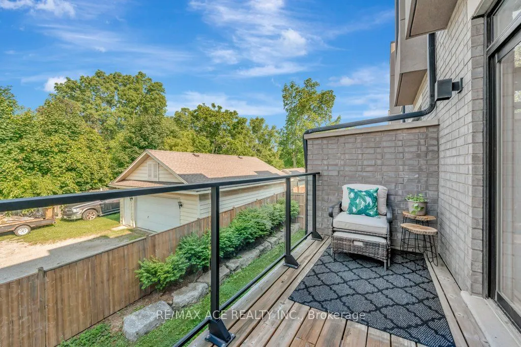 107 Concession Street, #4