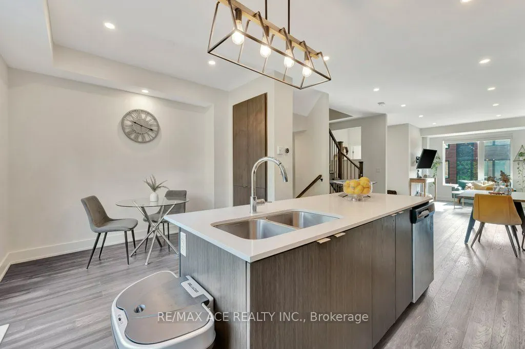 107 Concession Street, #4