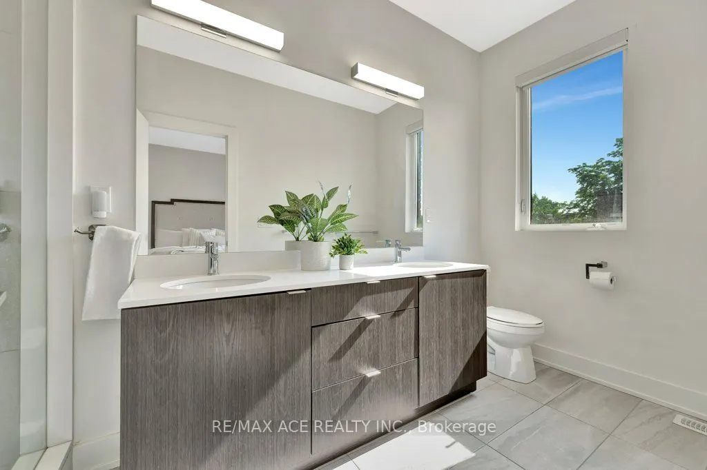 107 Concession Street, #4