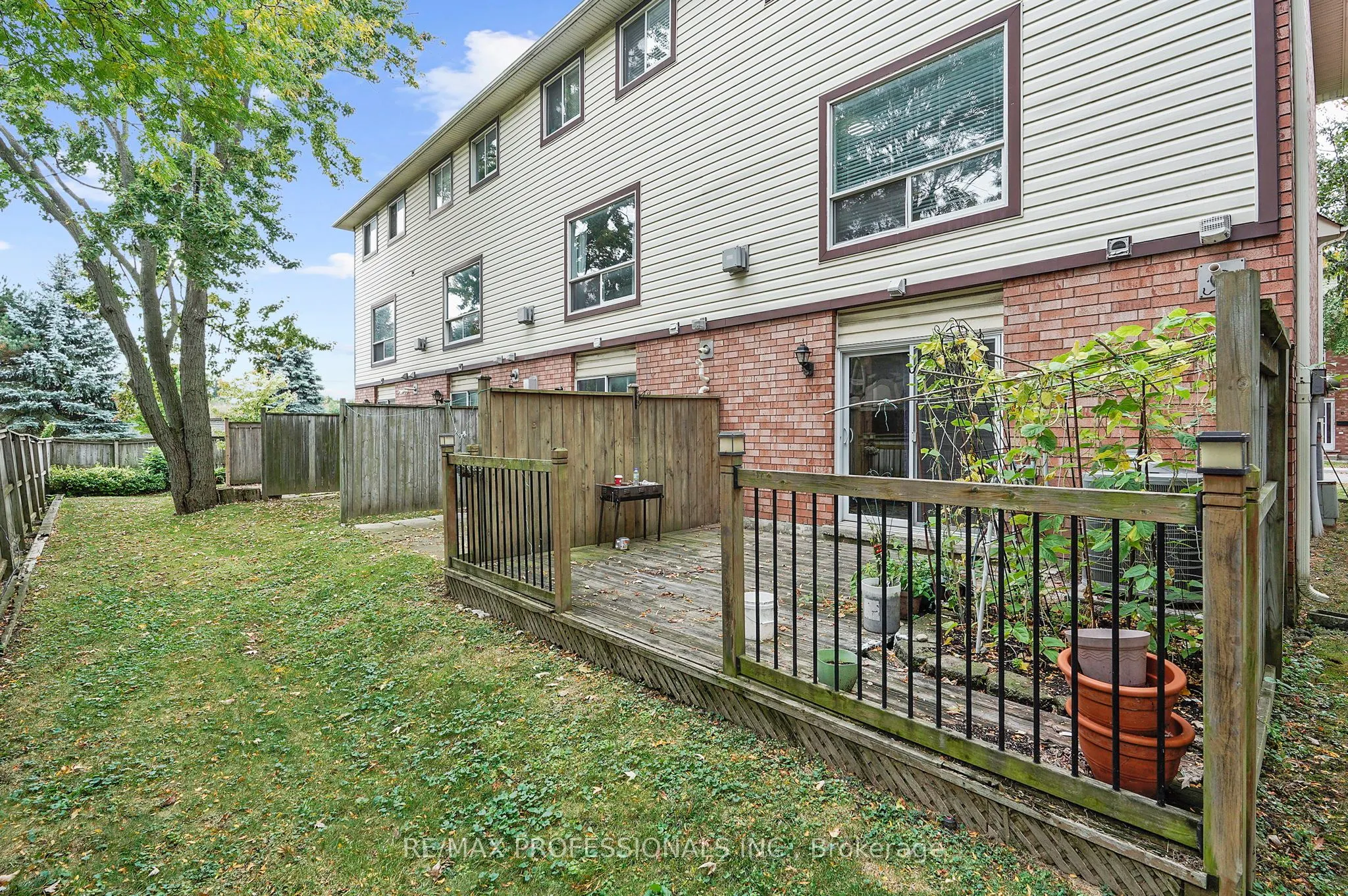 384 Limeridge Road E, #17