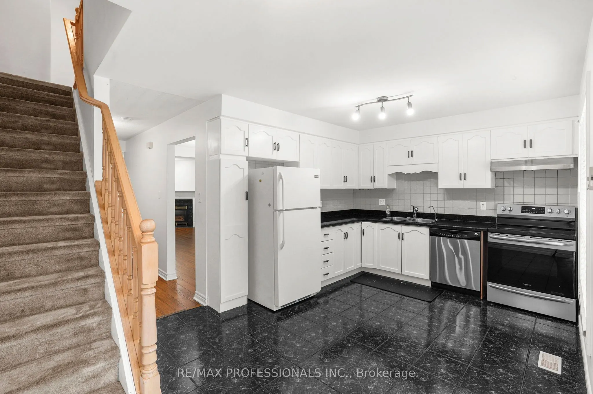 384 Limeridge Road E, #17