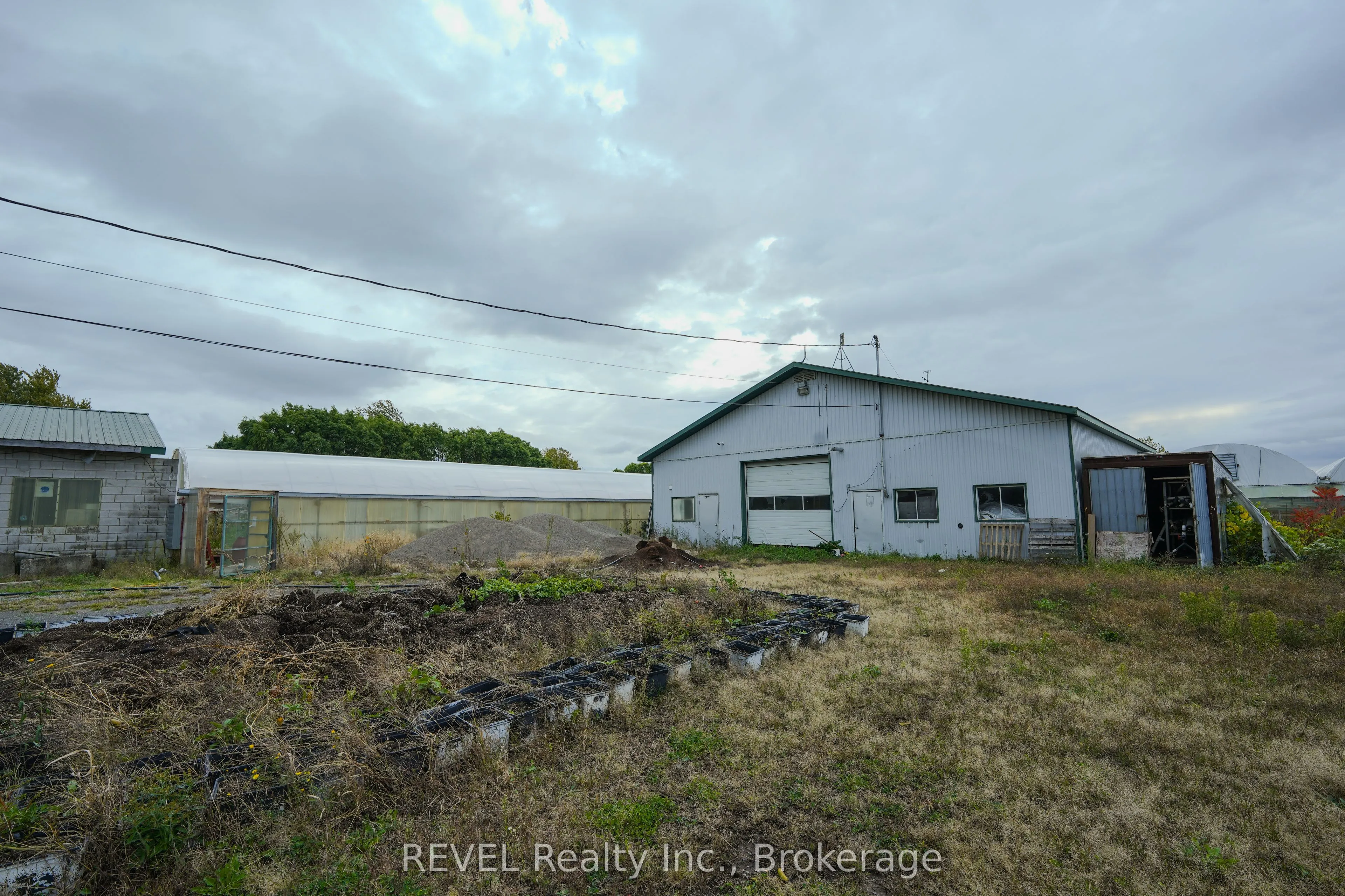 1269 1273 LARKIN Road E