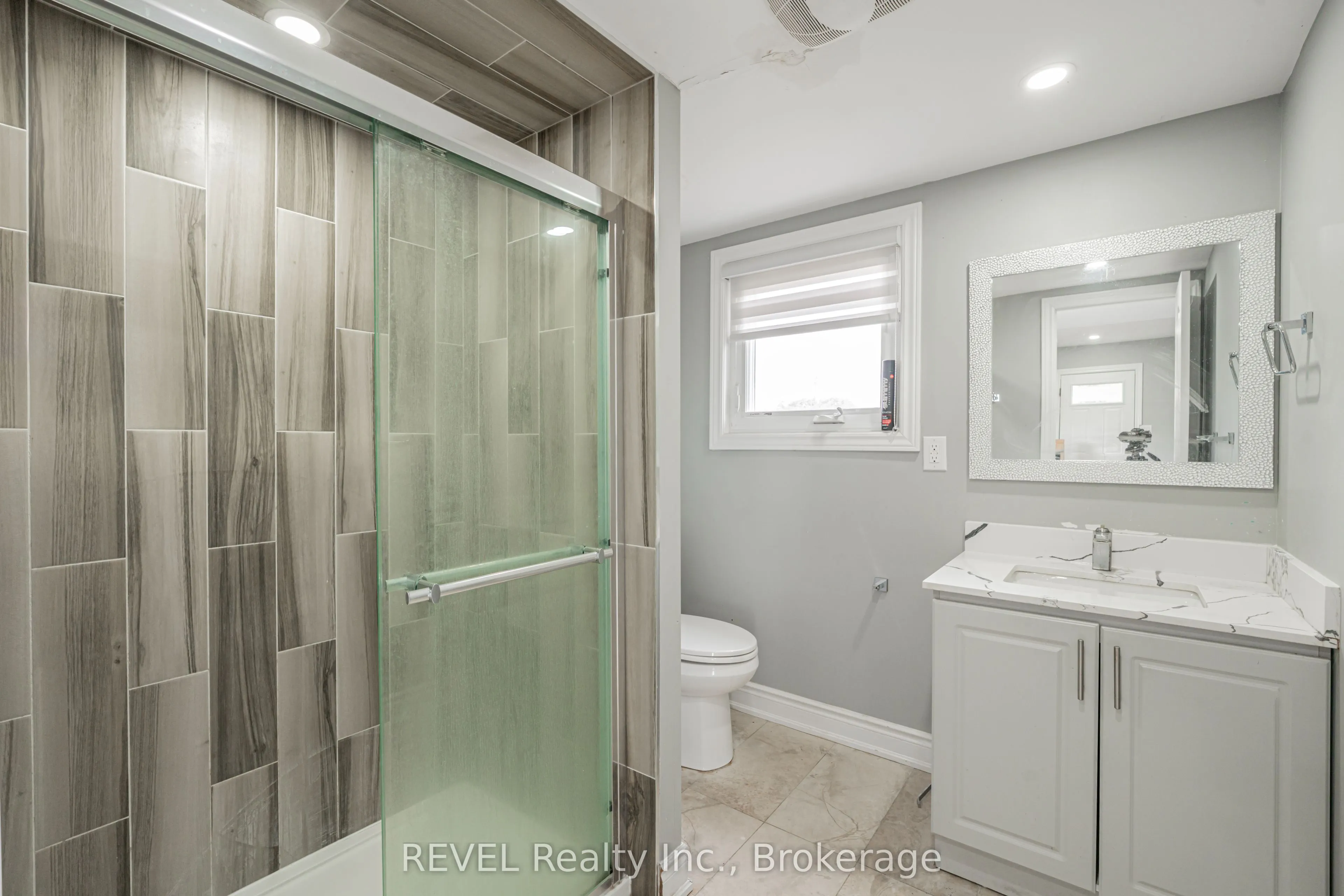 1269 1273 LARKIN Road E