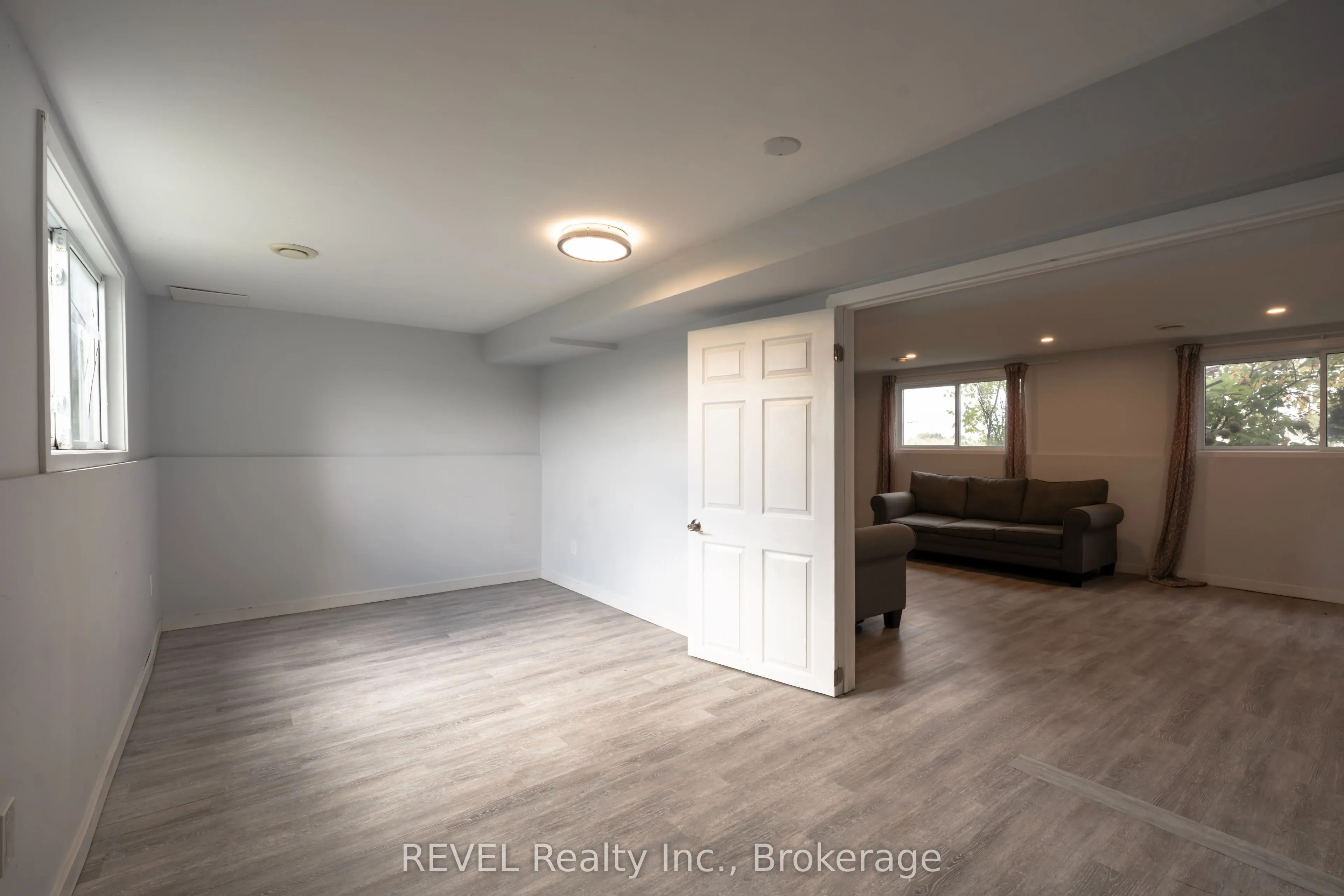 1269 1273 LARKIN Road E