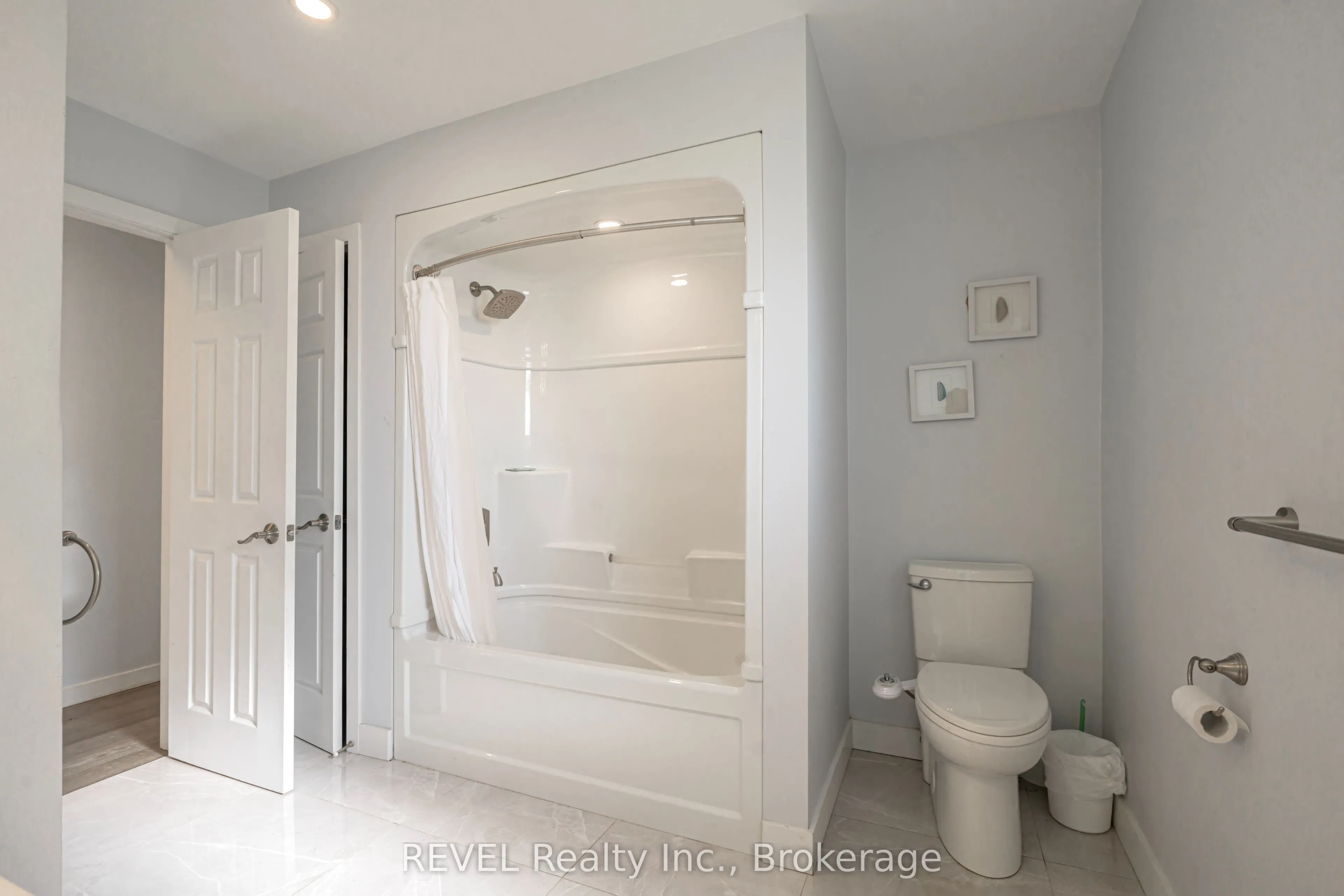 1269 1273 LARKIN Road E