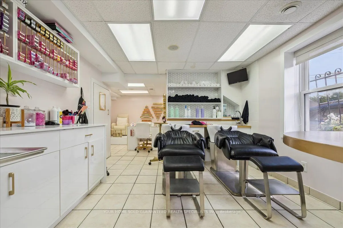 550 Upper James Street, #Unit 1