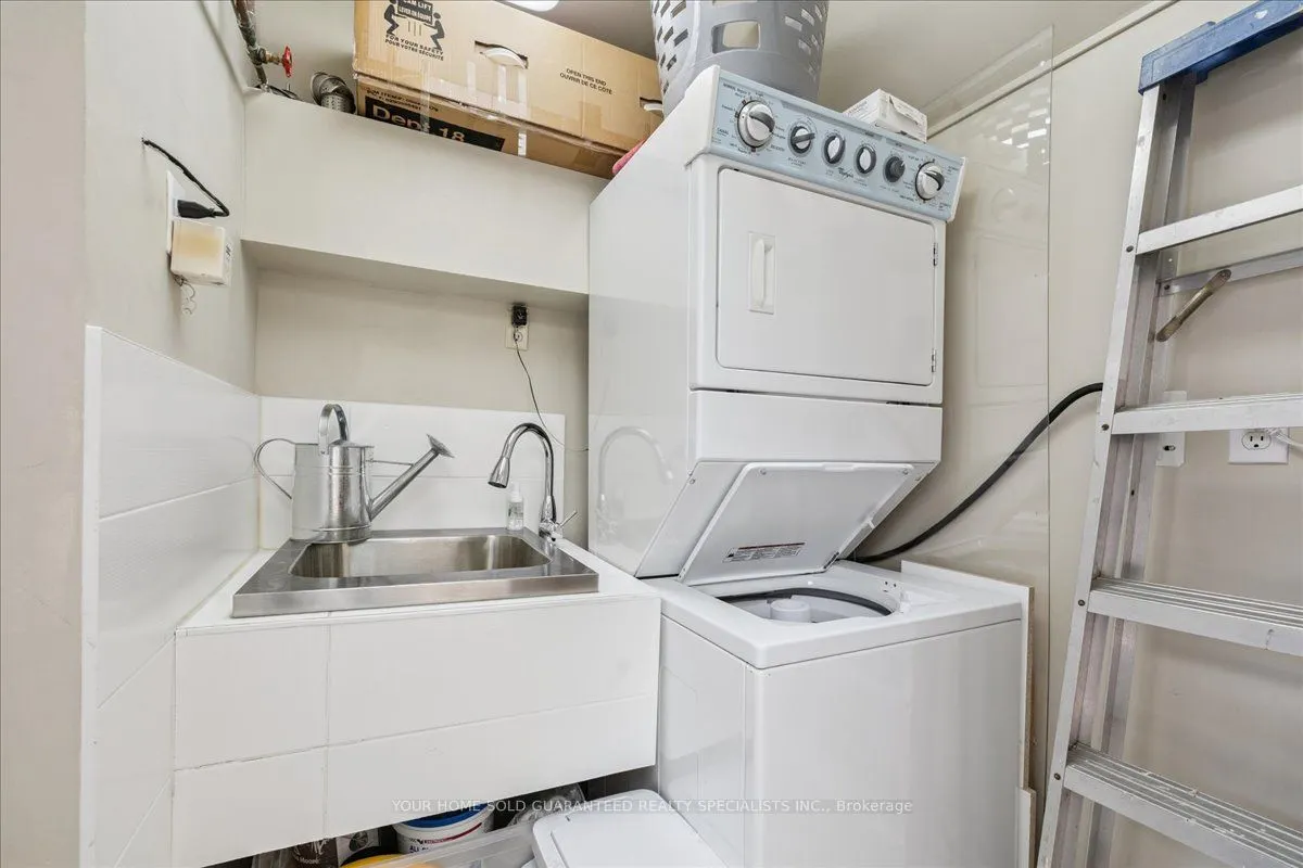 550 Upper James Street, #Unit 1