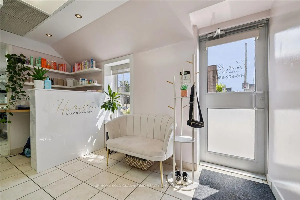 550 Upper James Street, #Unit 1