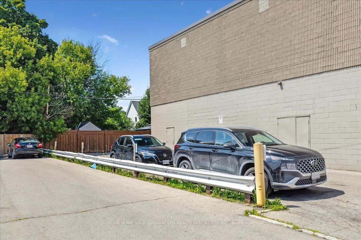 550 Upper James Street, #Unit 1