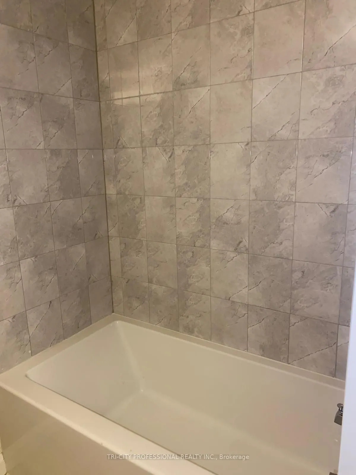 23 Echovalley Drive, #7