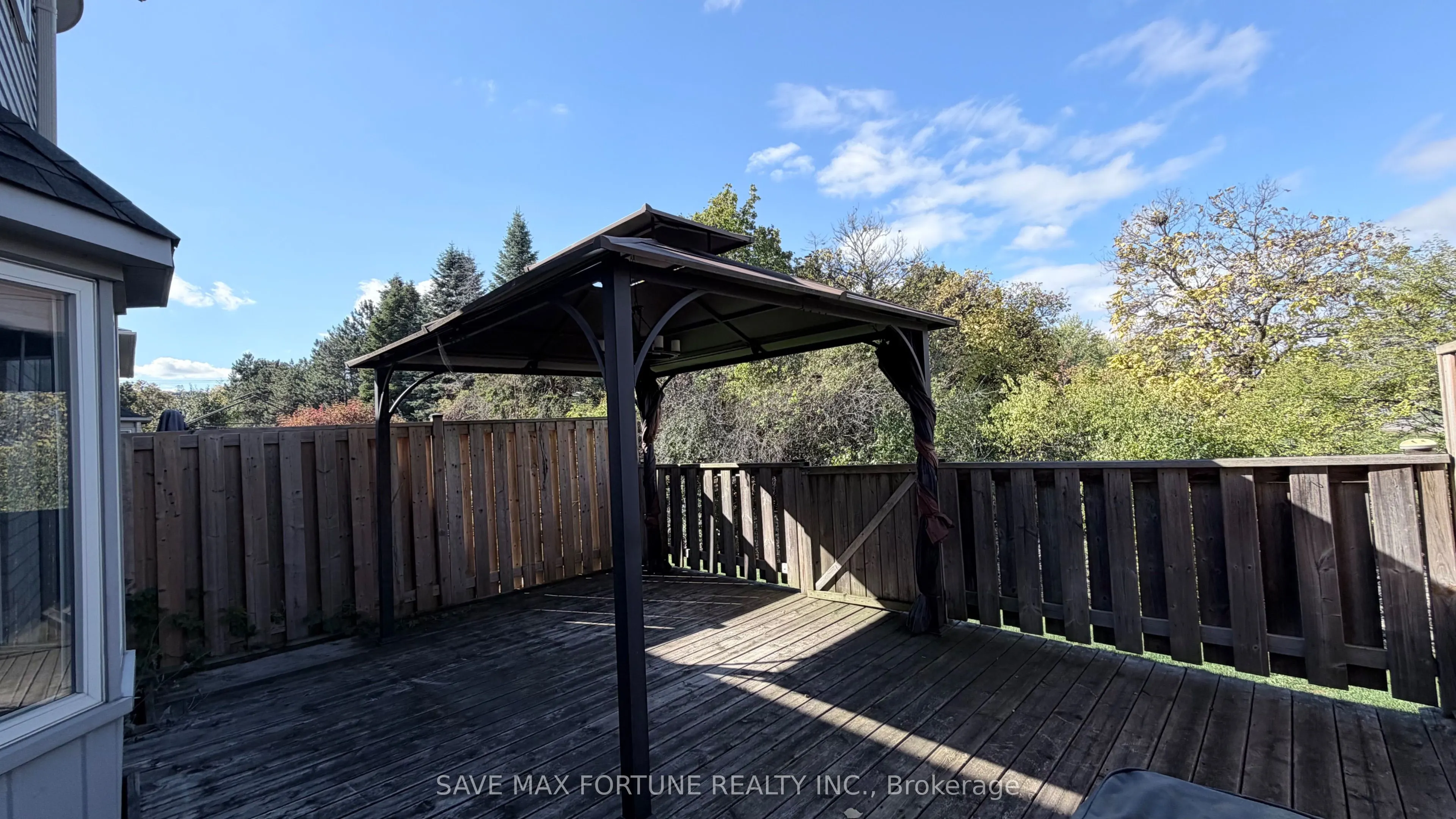 1 Royalwood Court, #27