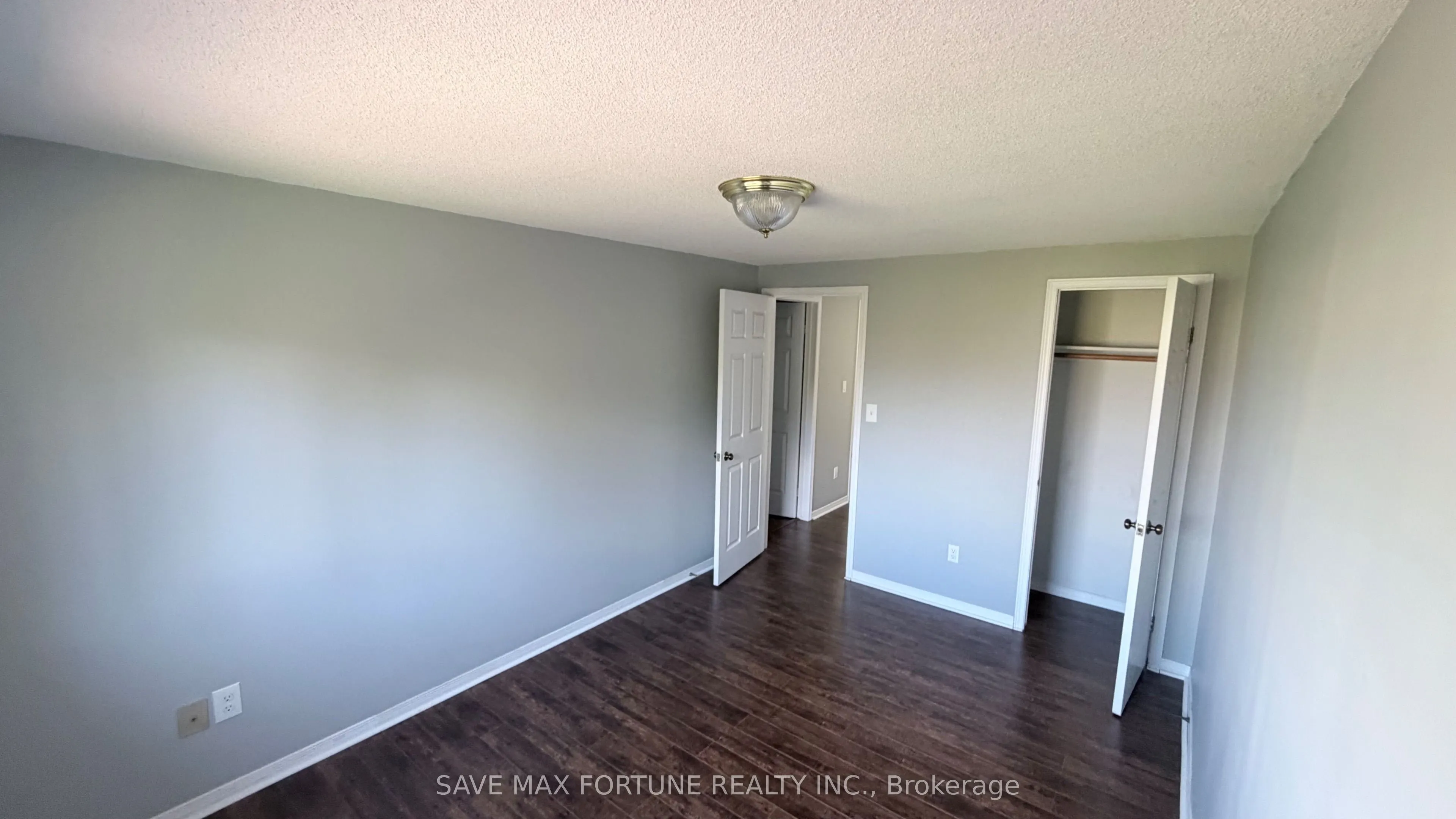 1 Royalwood Court, #27