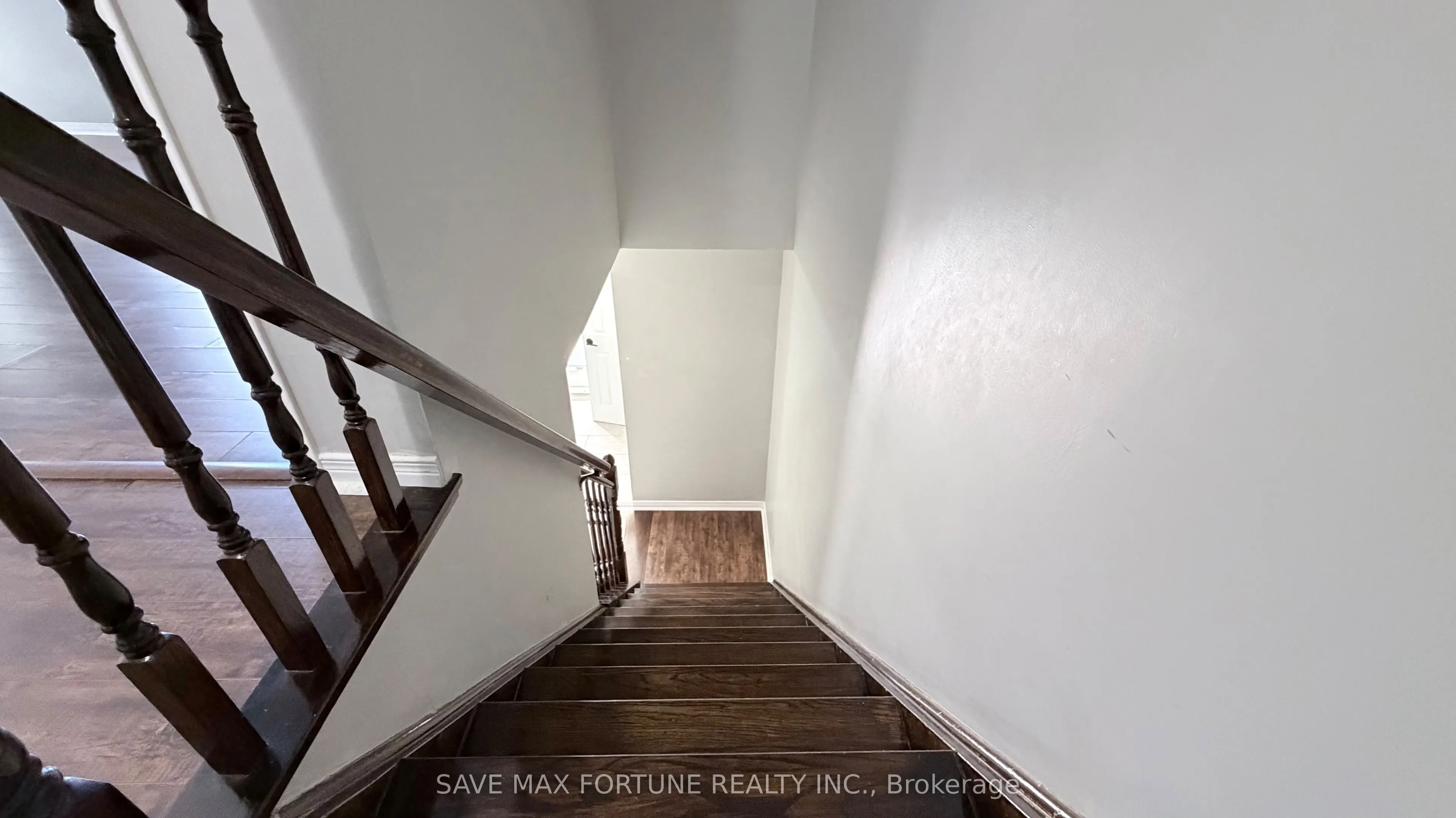 1 Royalwood Court, #27