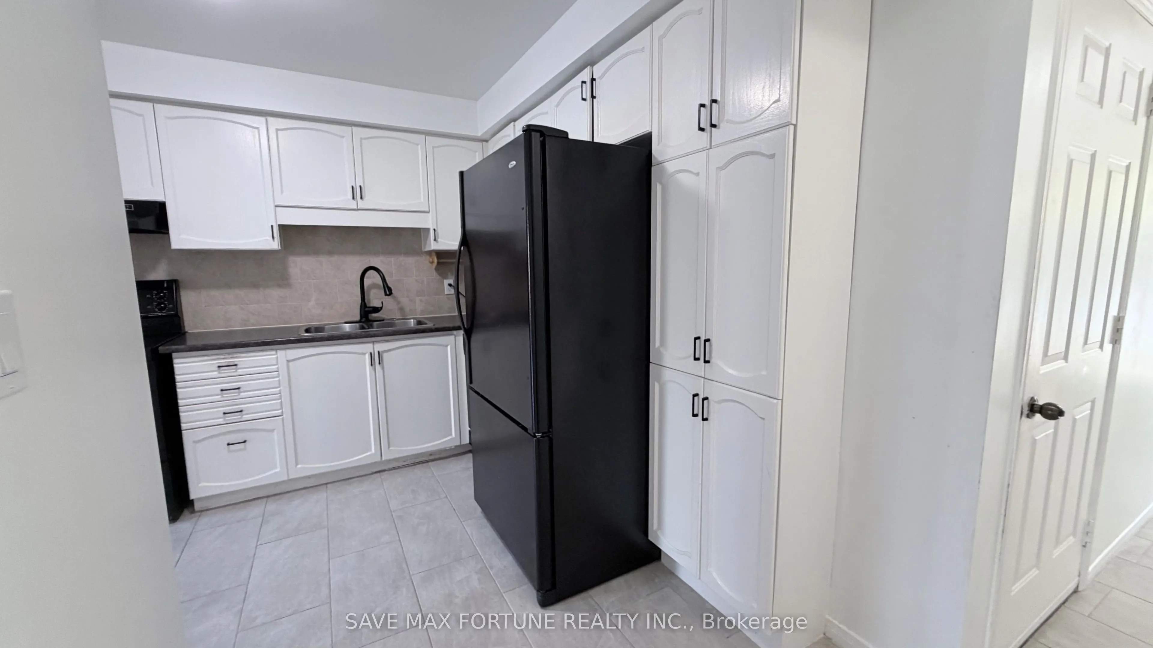 1 Royalwood Court, #27