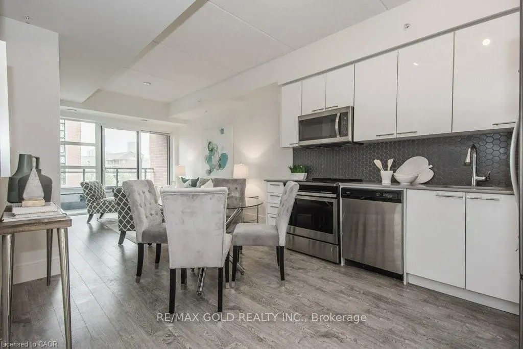 15 Prince Albert Boulevard, #218