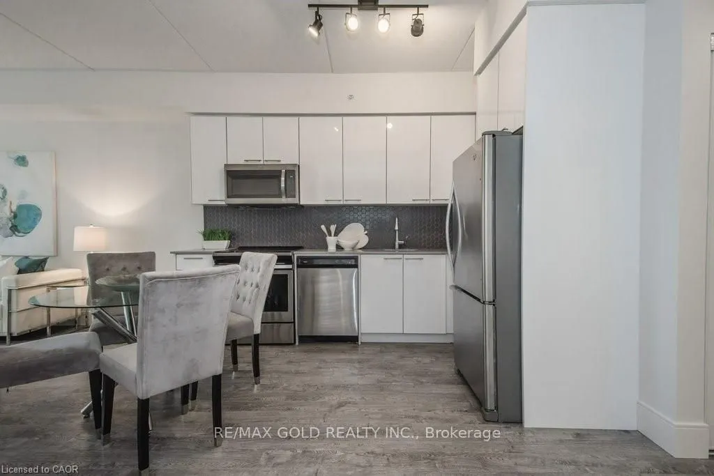 15 Prince Albert Boulevard, #218