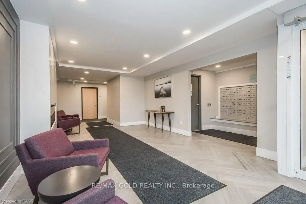 15 Prince Albert Boulevard, #218