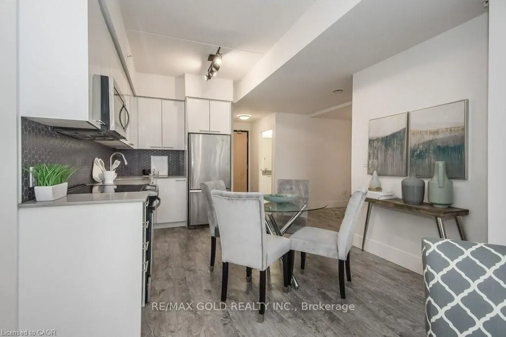 15 Prince Albert Boulevard, #218