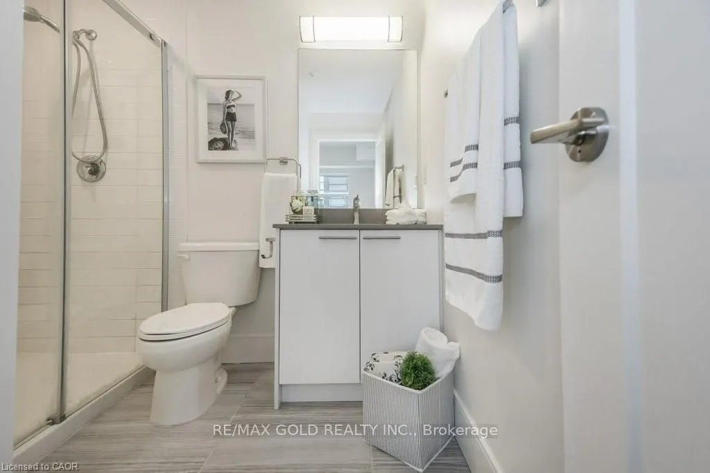 15 Prince Albert Boulevard, #218