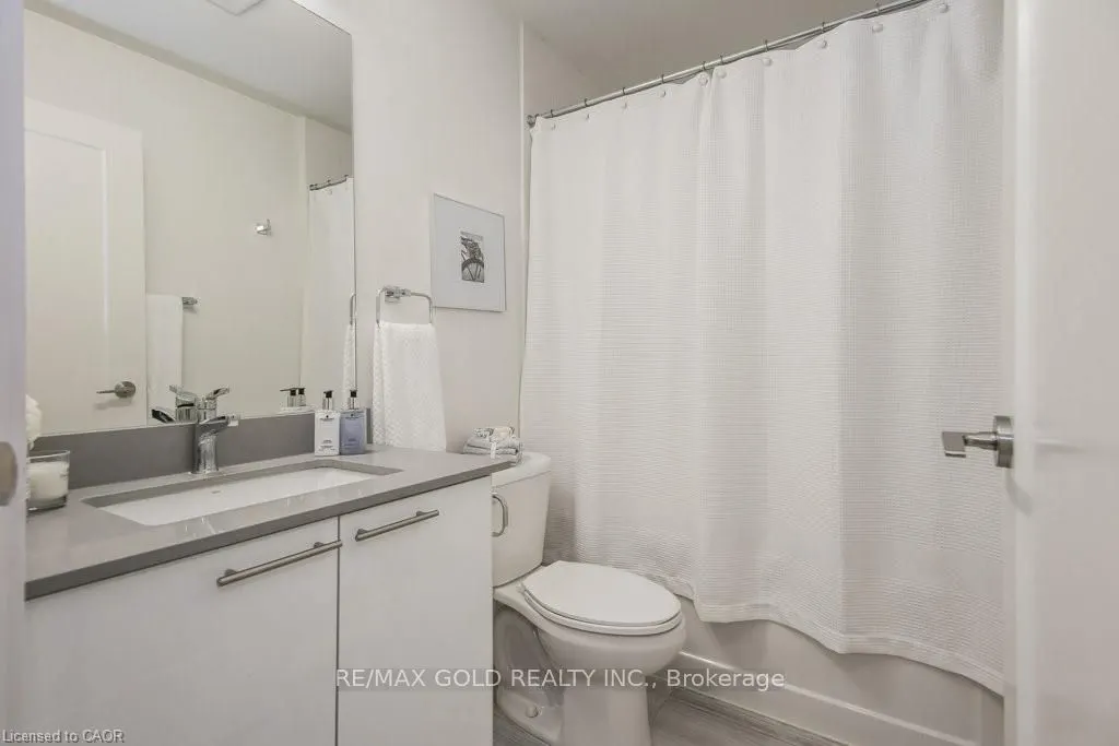 15 Prince Albert Boulevard, #218