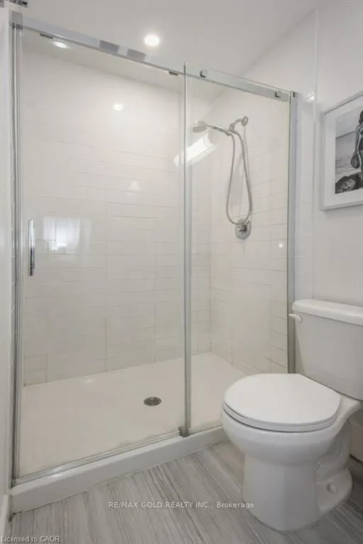 15 Prince Albert Boulevard, #218