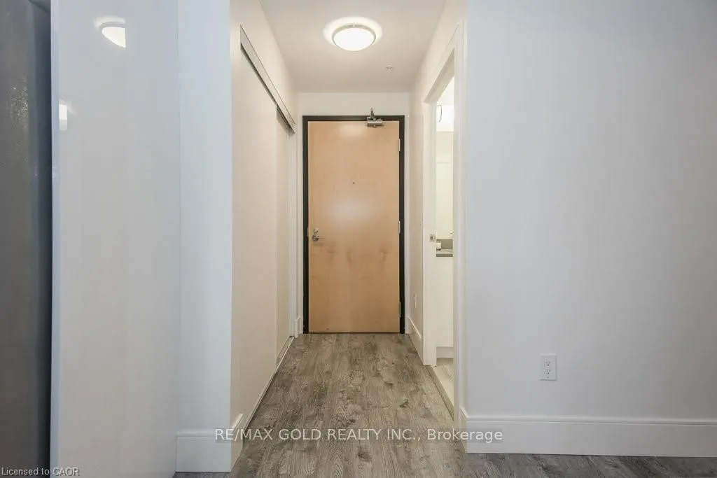 15 Prince Albert Boulevard, #218